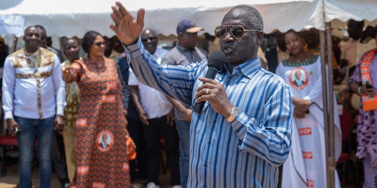 Le maire de Yopougon lors de son adresse aux militants de Sicogi.