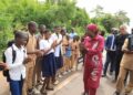 La ministre Mariatou Koné ici lors d’une visite lors de la rentrée scolaire.
