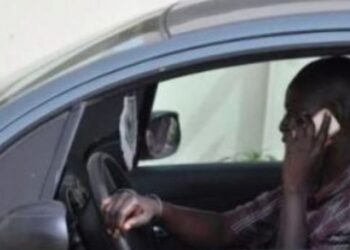 Sécurité routière : filmé avec le téléphone au volant d’un car : Le chauffeur indélicat voit son permis de conduire suspendu pour 12 mois