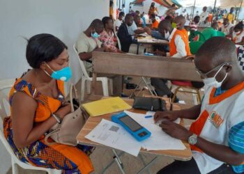 Inscription des nouveaux électeurs : Un analyste politique dénonce une arnaque d’Etat pour l’obtention des CNI