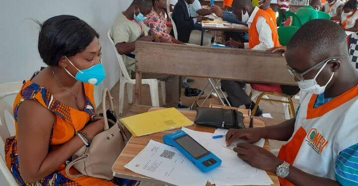 Inscription des nouveaux électeurs : Un analyste politique dénonce une arnaque d’Etat pour l’obtention des CNI