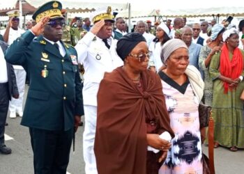 Lévée de corps et honneurs à l’ancien COMAR CVM Mian Gaston
