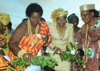 Bassam/Abissa 2024 : Quand la reine mère fait danser Kandia Camara