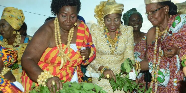 Bassam/Abissa 2024 : Quand la reine mère fait danser Kandia Camara