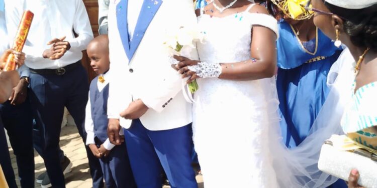 Coin du bonheur: Quand Arnaud Ahui choisit sa Reine