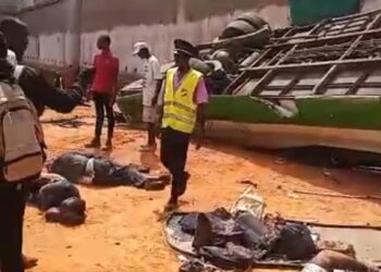 Plateau /Espace sorbonne:un bus de la Sotra finit sa course dans un ravin-Le directeur général sur les lieux de l&rsquo;accident