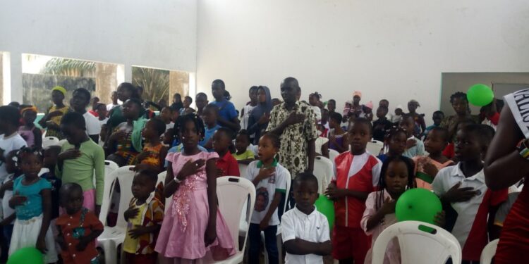 Pdci-Rda/ fêtes de fin d&rsquo;année : la délégation départementale d&rsquo;Anyama gâte des enfants et des mamans