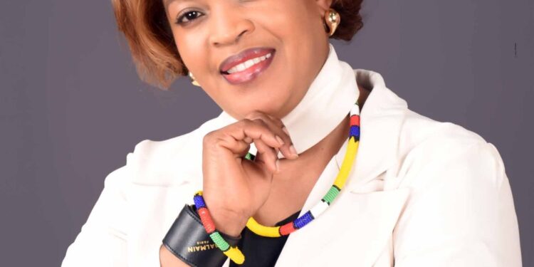 Louange et adoration – “Avec Jésus c’est cadeau” le nouvel album de la chantre Marie Estelle disponible