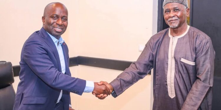 ๐๐จ๐ก๐ฬ๐ฌ๐ข๐จ๐ง ๐ฌ๐จ๐๐ข๐๐ฅ๐ ๐๐ญ ๐ฅ๐๐๐๐๐ซ๐ฌ๐ก๐ข๐ฉ : ๐๐ ๐๐๐ข๐ซ๐ ๐๐๐๐ง-๐๐จ๐ฎ๐ข๐ฌ ๐๐จ๐ฎ๐ฅ๐จ๐ญ ๐ซ๐๐ฬง๐จ๐ข๐ญ ๐ฅ๐ ๐๐จ๐ฆ๐ฆ๐ฎ๐ง๐๐ฎ๐ญ๐ฬ ๐๐ฎ ๐๐๐ง๐ ๐ฎ๐๐ฅ๐ฬ