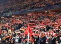 UEFA league des Champions (1/8 retour): le PSG tient à sa qualification au pied du mur rouge.