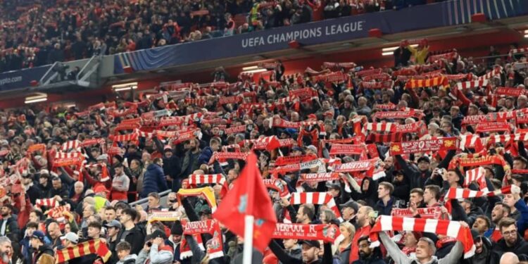 UEFA league des Champions (1/8 retour): le PSG tient à sa qualification au pied du mur rouge.