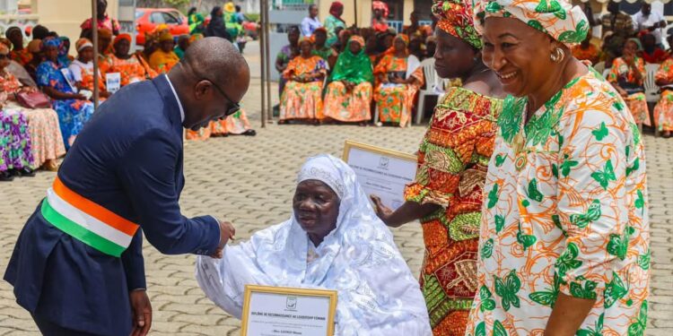 Grand Bassam: 4𝟎𝟎 𝐅𝐞𝐦𝐦𝐞𝐬 𝐌𝐨𝐛𝐢𝐥𝐢𝐬𝐞́𝐞𝐬 𝐩𝐨𝐮𝐫 𝐥’𝐄́𝐠𝐚𝐥𝐢𝐭𝐞́ 𝐝𝐞𝐬 𝐬𝐞𝐱𝐞𝐬.