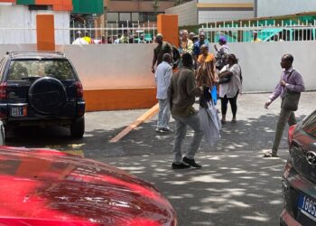 Assurance des taxis-compteurs / Fraude sur la nationalité et détournement de biens publics