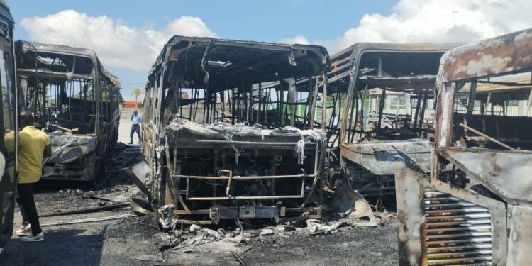 Transport urbain : La SOTRA perd 55 bus dans un incendie